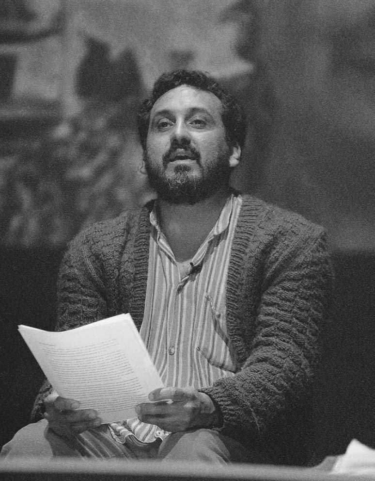 Escritor Oscar petrel